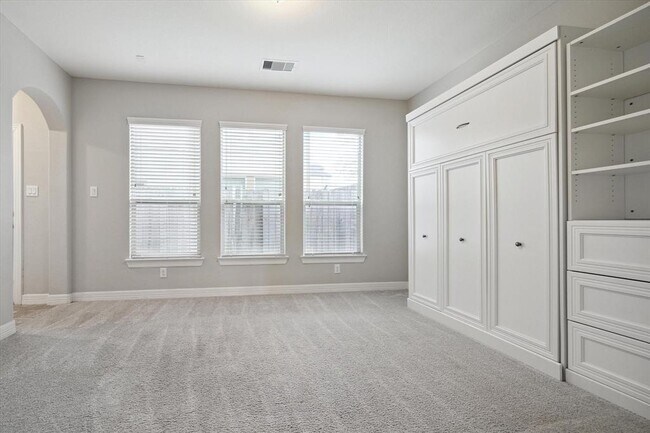 Foto del edificio - 430 N Live Oak St