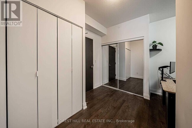 Building Photo - 3700 Hwy 7 W