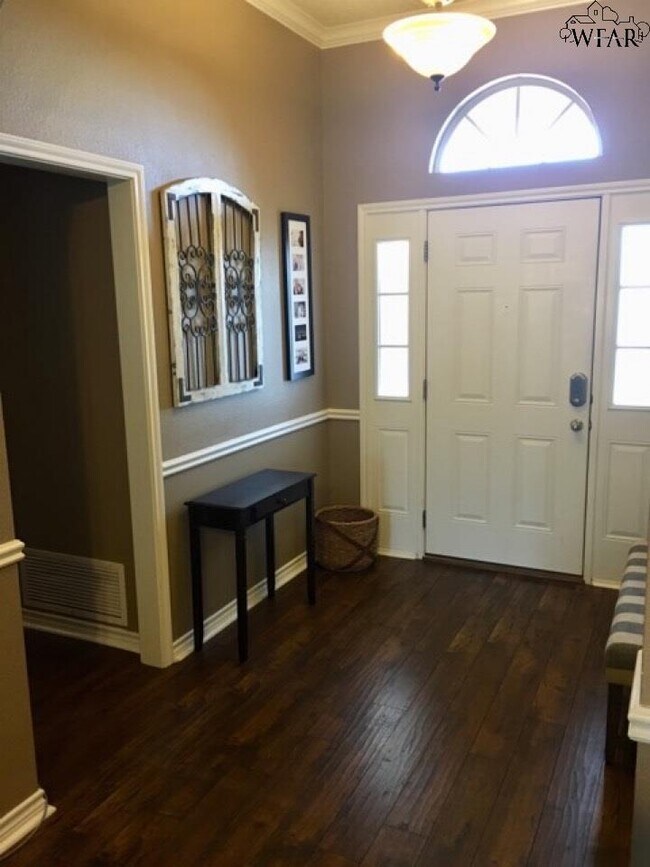 Foto del edificio - 4800 Libby Dr