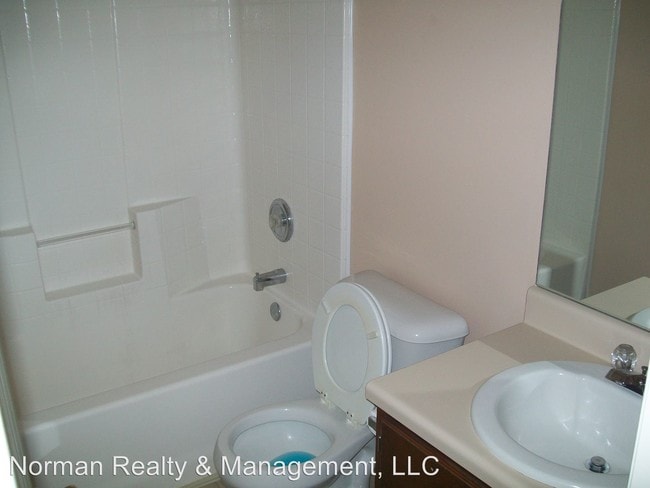 Building Photo - 3 br, 2 bath House - 122 Wayfair Lane