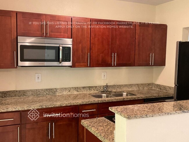 Foto del edificio - 661 NW 191st St