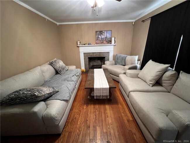 Foto del edificio - 102 Memory Ln