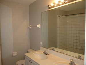 Building Photo - 954 Campbell Dr