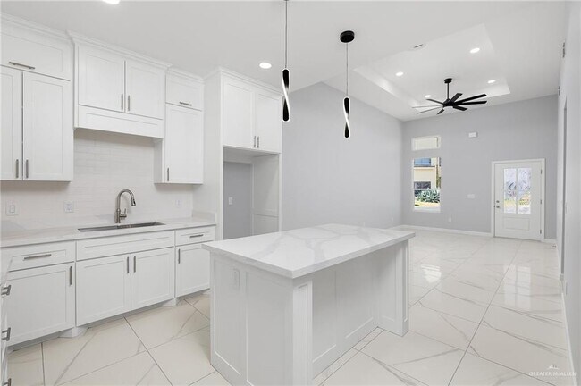 Foto del edificio - 12 N 5th St