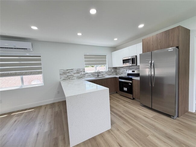 Foto del edificio - 311 SW 27th Ave