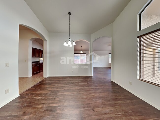 Building Photo - 17144 S Golden Sunrise Pl