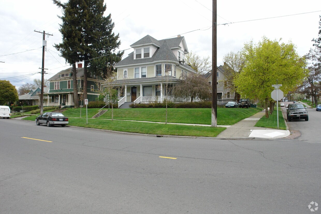 Building Photo - 1721 W Riverside Ave