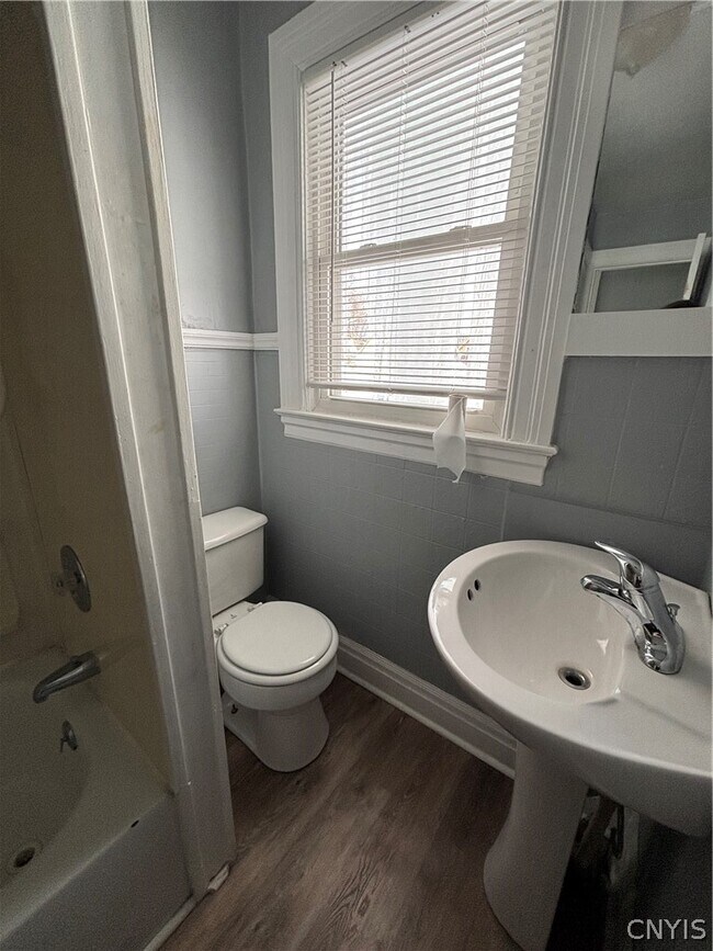 Foto del edificio - 116 S Hamilton St