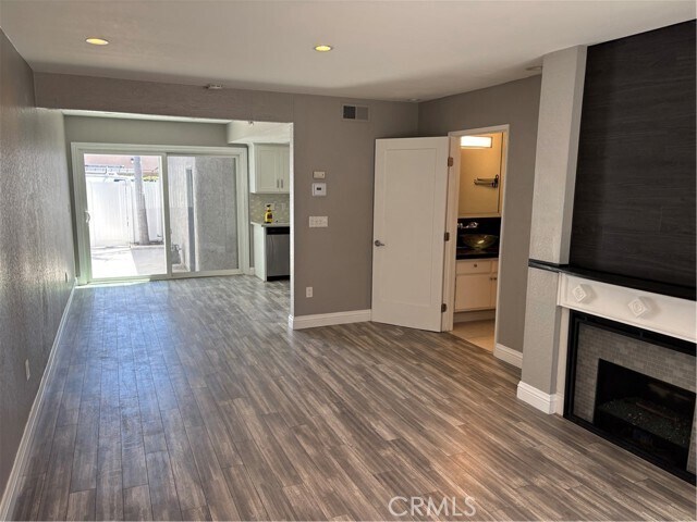 Foto del edificio - 4681 Twintree Dr