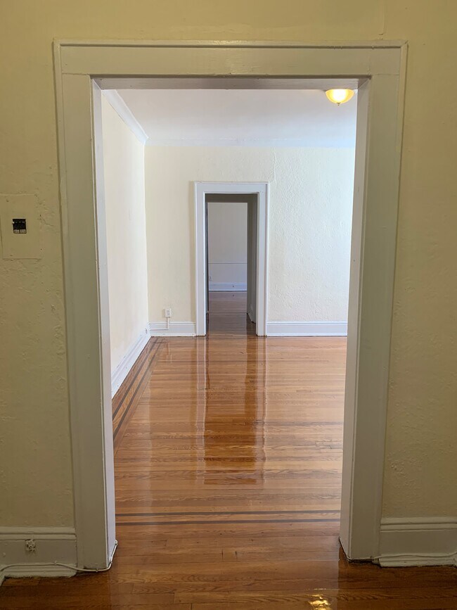 Building Photo - 128 Dehart Pl