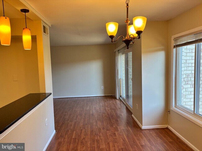 Foto del edificio - 6966 Hanover Pkwy