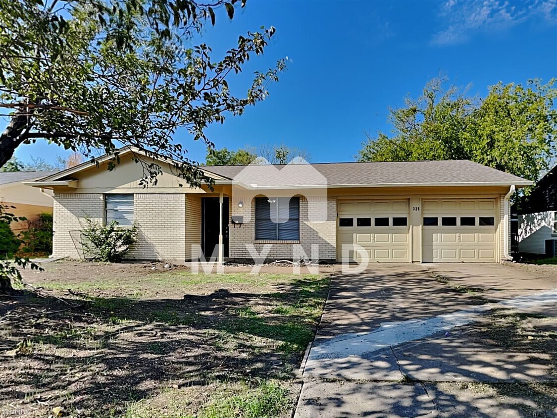 325 NW Jayellen Ave, Burleson, TX 76028 House Rental in Burleson, TX