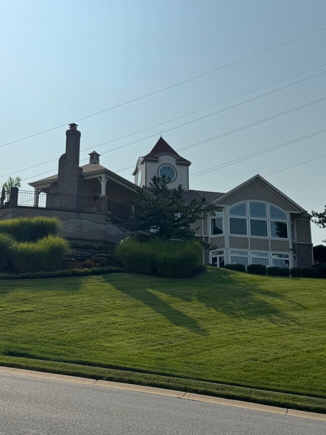 Building Photo - 496 Pinnacle Way