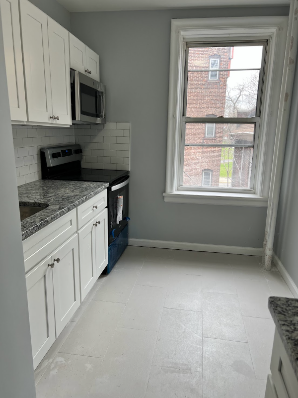 Foto principal - 147 E Main St