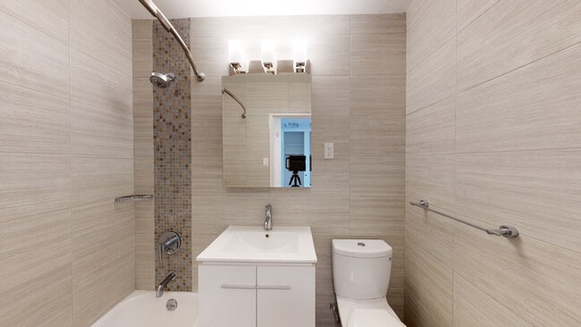 Building Photo - 2940 Ocean Pky