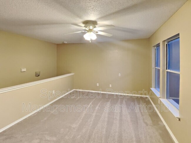Foto del edificio - 8118 Stagwood Hill