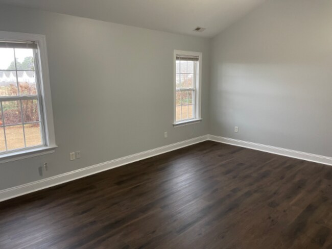 Foto del edificio - 4954 Summerswell Ln