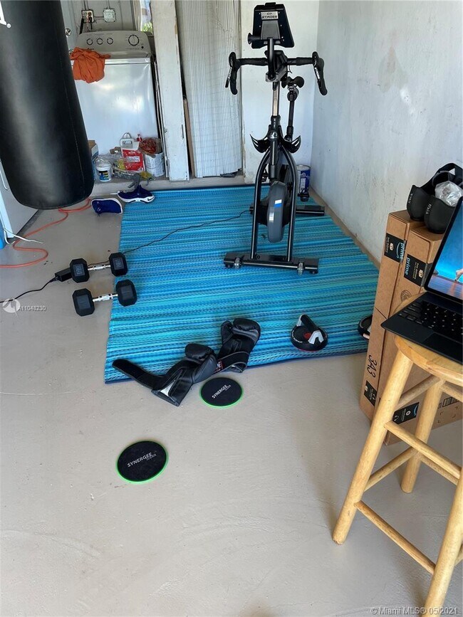 Foto del edificio - 345 Cadima Ave