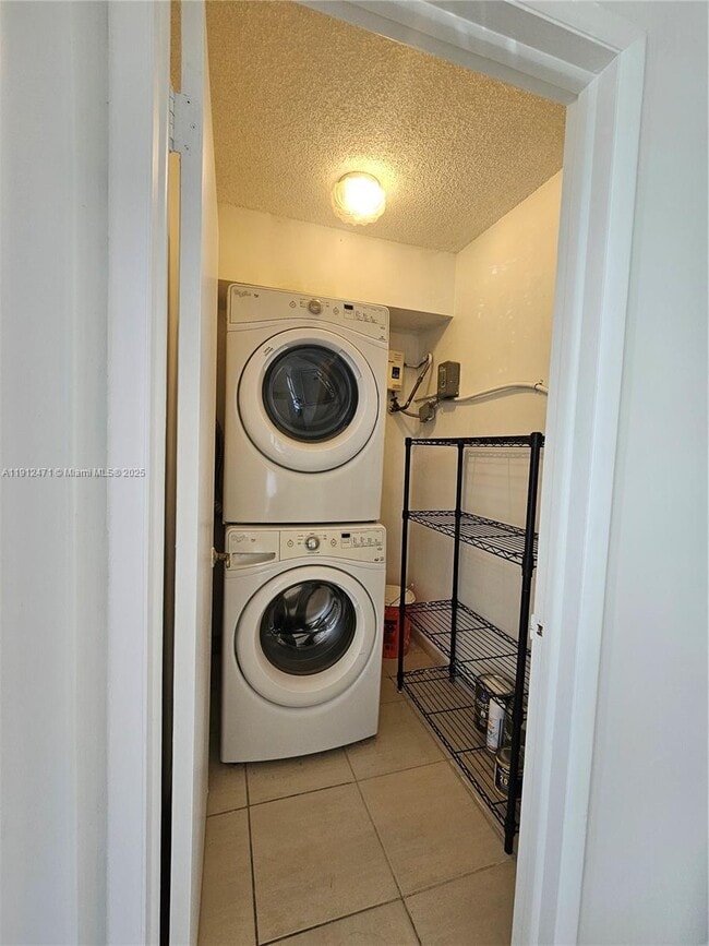 Building Photo - 563 NW 98th Ct