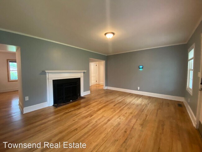 Building Photo - 3 br, 2 bath House - 126 Ellington St