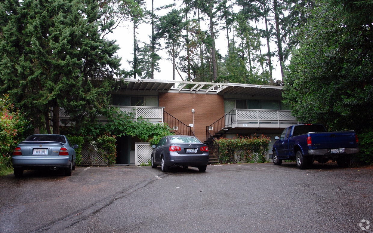 Primary Photo - 1110 Bellevue Way SE