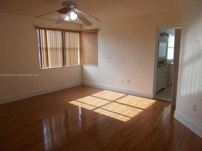 Building Photo - 9680 SW 155th Ave