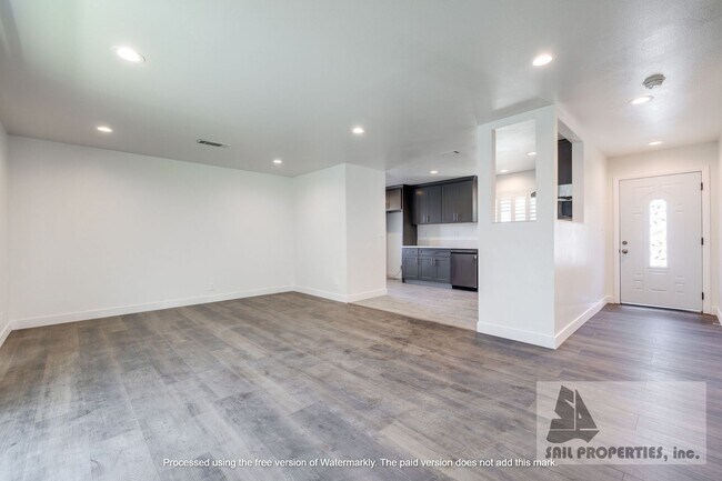 Building Photo - 5892 Nugget Cir