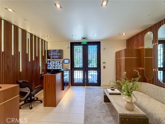 Foto del edificio - 443 N Palm Dr
