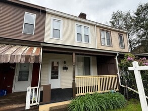 Building Photo - 602 E 17th Ave