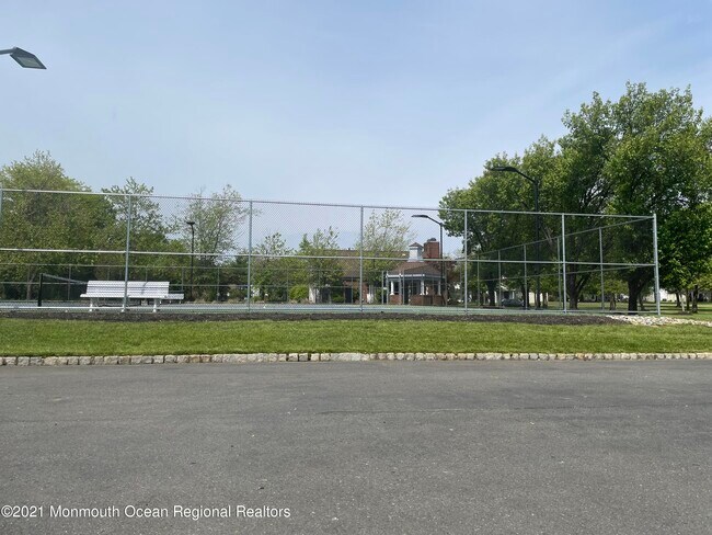 Building Photo - 5 Gimbel Pl