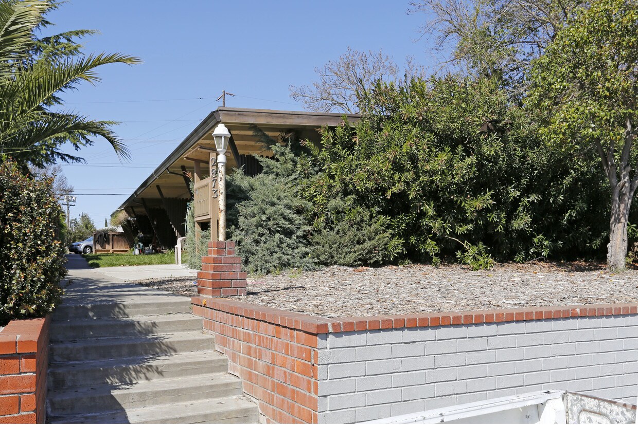 Building Photo - 2873 Del Paso Blvd