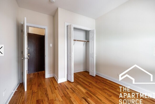 Photo - 957 W Cornelia Ave Apartment