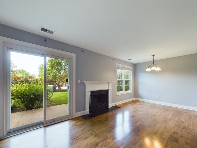 Building Photo - 11 Foxcroft Rd