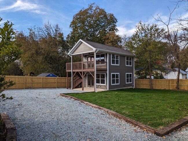 Building Photo - 911 Carolina Ave