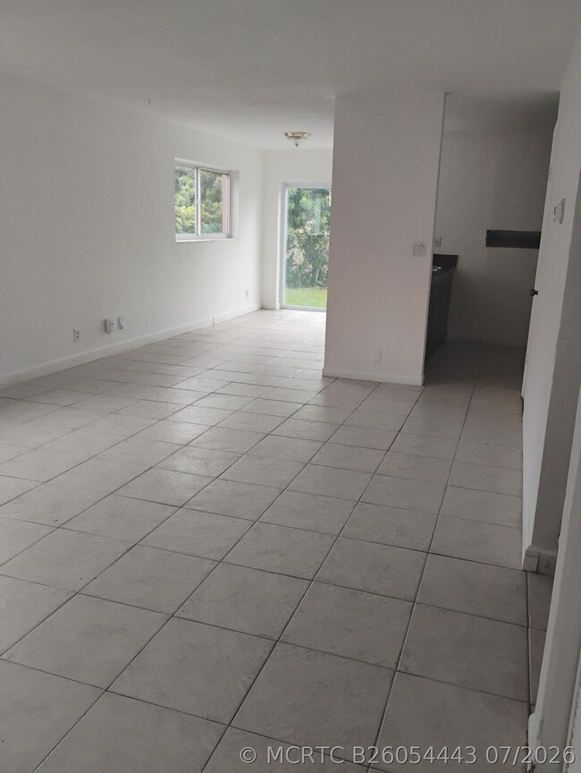 Building Photo - 4116 Riverside Dr