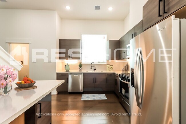 Foto del edificio - 6334 Culberson St