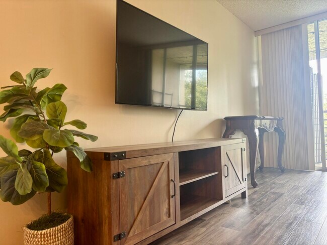 Foto del edificio - 9410 Tangerine Pl