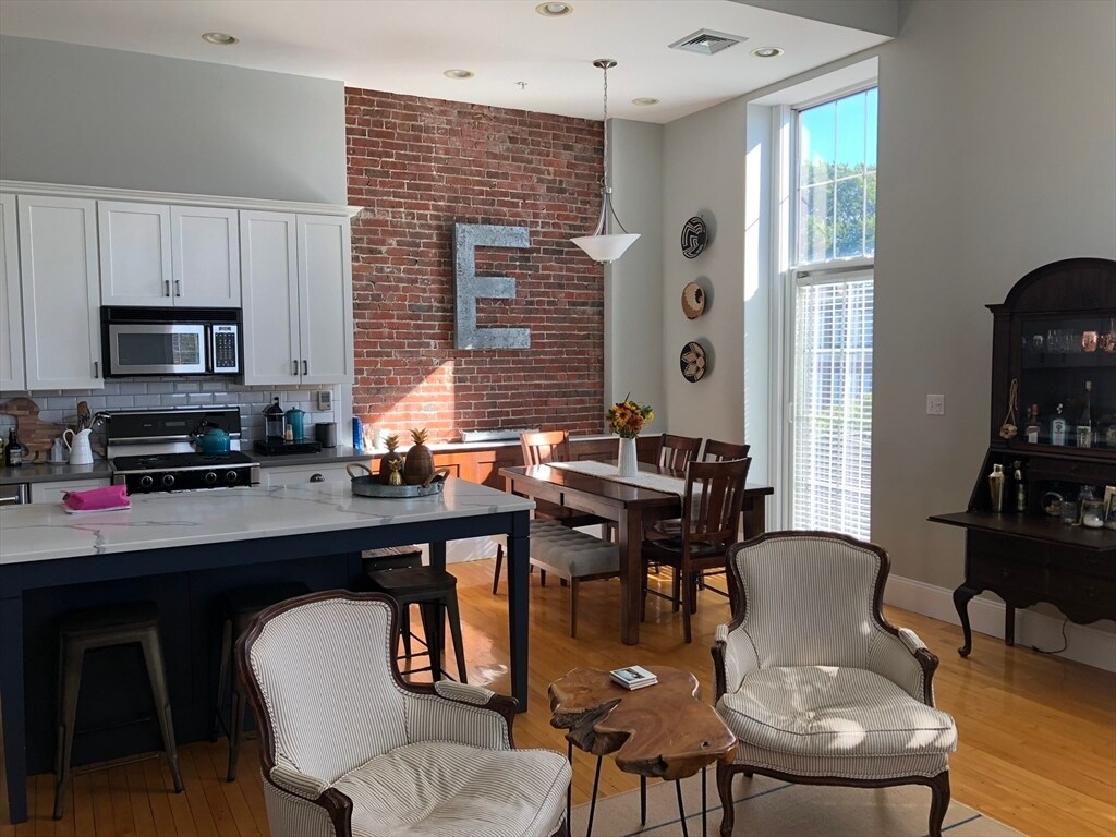 Primary Photo - 110 O St