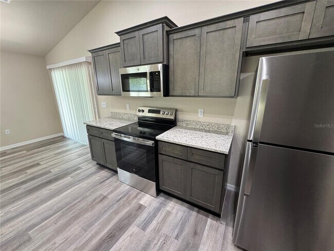 Foto del edificio - 6344 N Matheson Dr