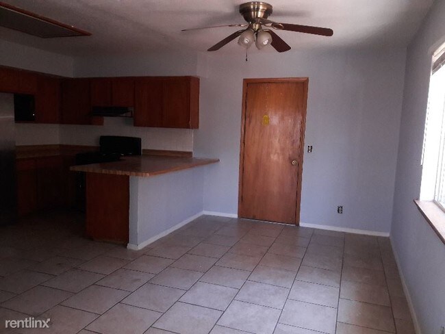 Building Photo - 3 br, 2 bath House - 1605 Bernard Kern