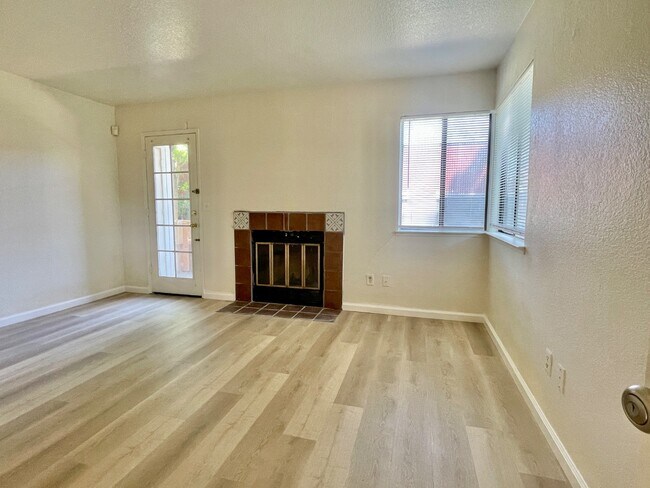 Foto del edificio - 1645 Pyrenees Ave