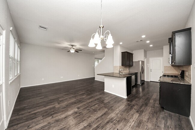 Foto del edificio - 16130 Beachside Pl