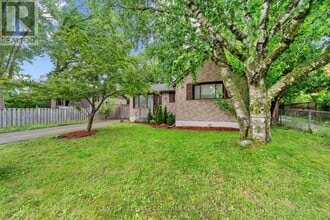 Building Photo - 54 Manitoulin Dr