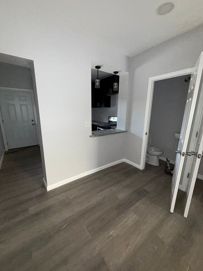 Photo - 27 E Rittenhouse St