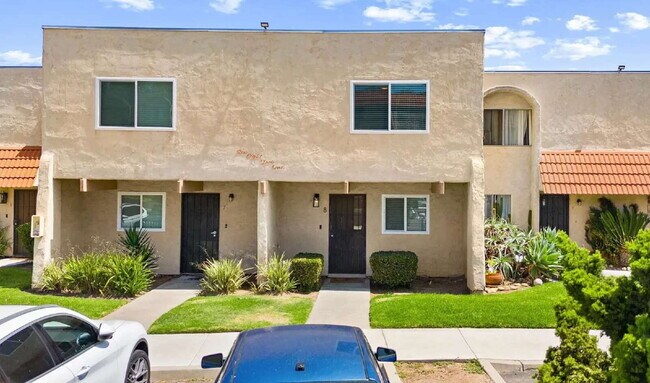 Foto del edificio - $3,750 - 3 Bed / 2.5 Bath Townhome in San Diego Near SDSU