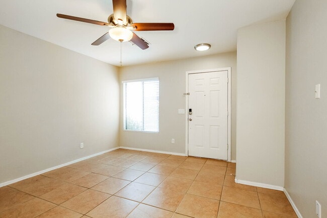 Building Photo - 12654 W Paradise Dr