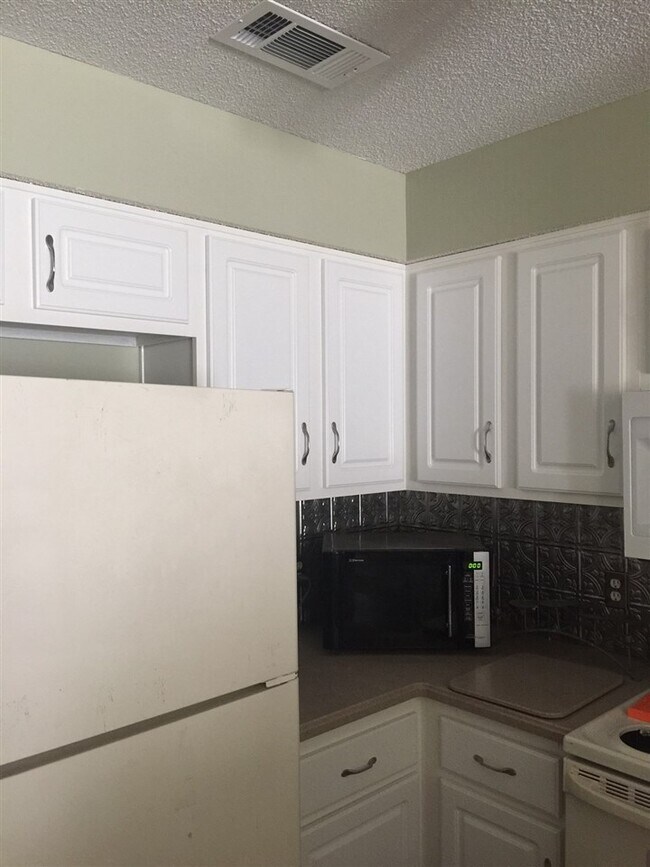 Building Photo - 5001 Grande Dr