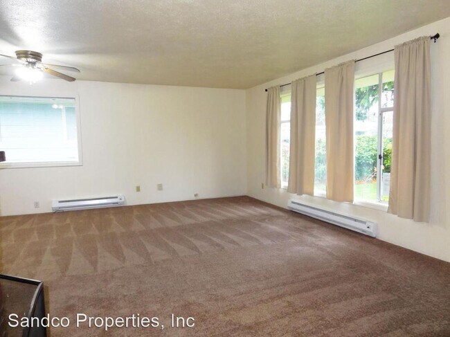 Foto del edificio - 3 br, 1 bath House - 230 E 61st Str