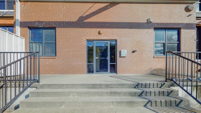 Building Photo - 2520 3rd St
