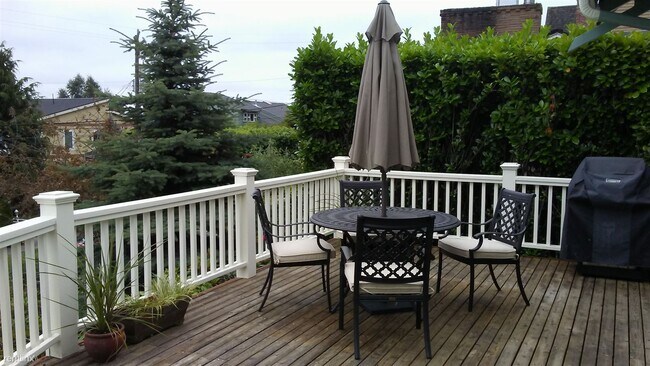 Foto del edificio - 3 br, 2 bath House - 1307 33rd Avenue South